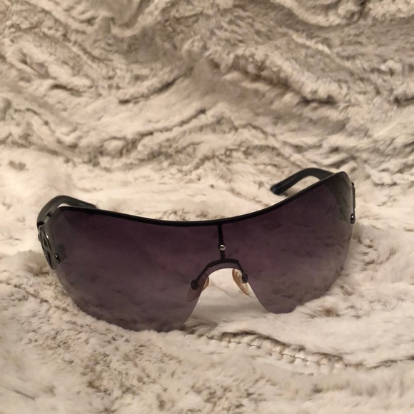 Giorgio Armani Sunglasses - Picture 2 of 3